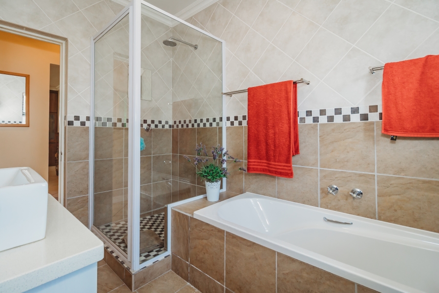 3 Bedroom Property for Sale in Kraaibosch Country Estate Western Cape
